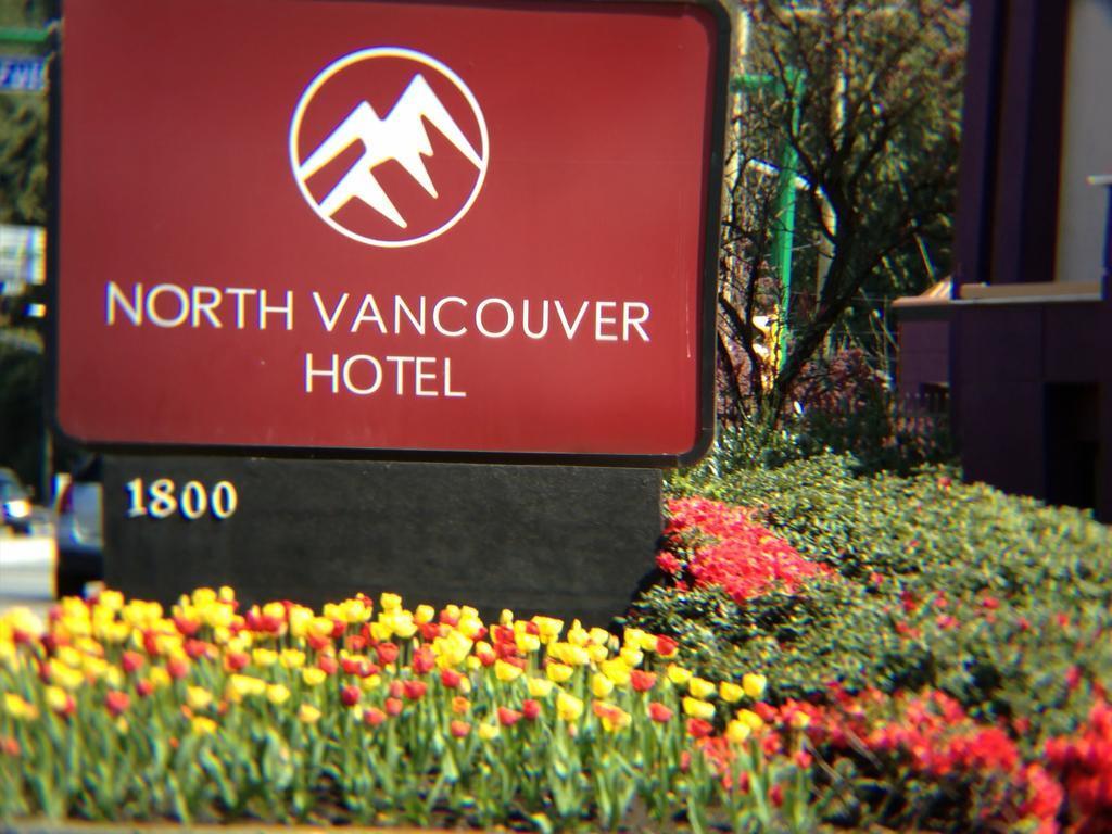 North Vancouver Hotel Exterior photo